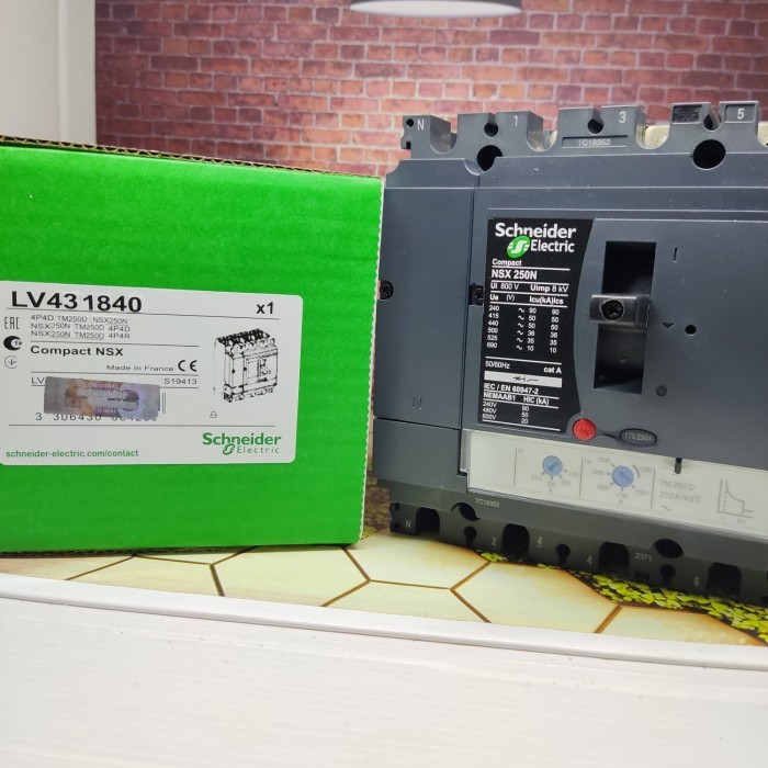 MCCB Schneider NSX250N 4x250 A LV431840 NSX 250 N 4P 250A