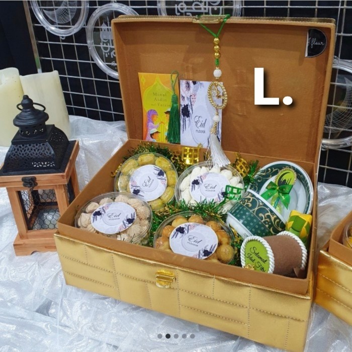 

PAKET BOX HAMPERS LEBARAN KUE KERING TOPLES MURAH 22