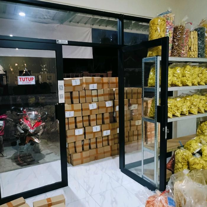 

New Engsrod Kerupuk Singkong PEDAS 1 kg/Ceriping/Cipring 1000 gram/krupuk singkong renyah pedas