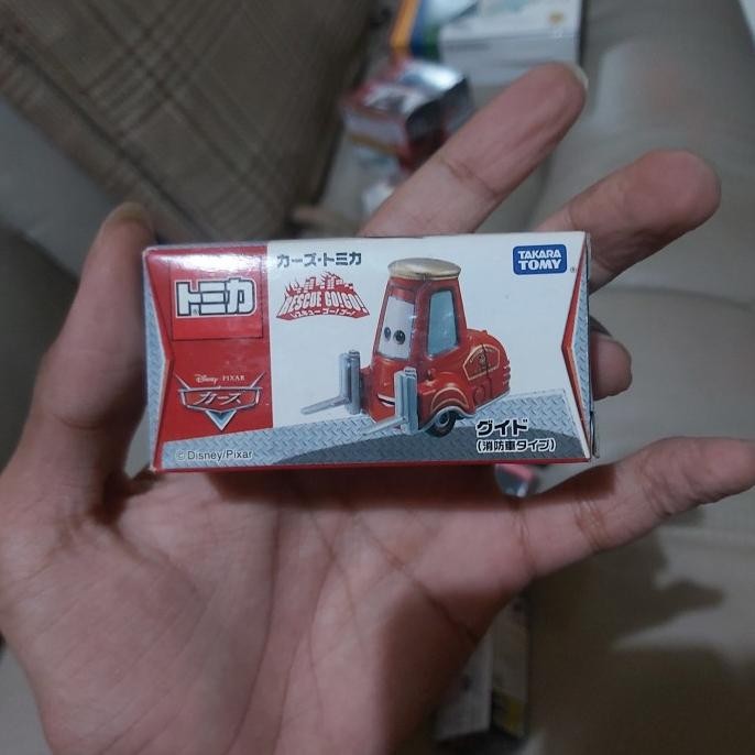 Tomica Disney CARS 2 RESCUE GO GO GUIDO Fire Engines