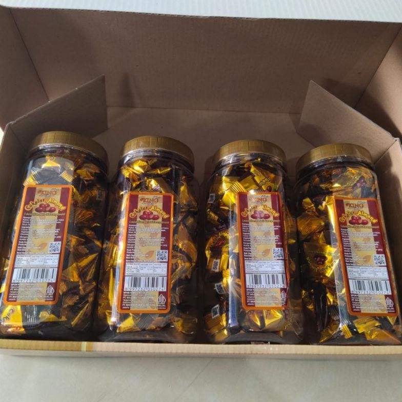

AZQ-16 Coklat Almond Isi 4 Toples Dalam 1 Dus d'KING Musdalifah Isi Per Toples 40 Pcs Sertifikasi Halal Viral
