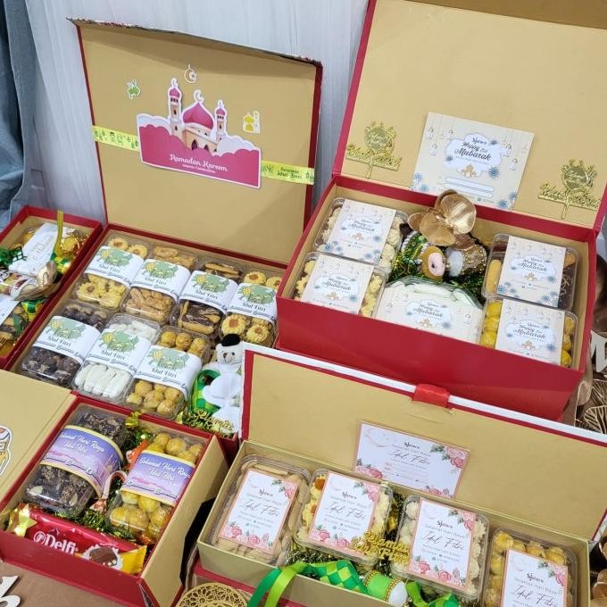 

Paket Dekorasi Lebaran Idul Fitri Hampers Parcel Hadiah Kue Kering 114 Limited Edition