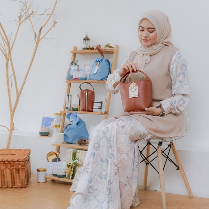 

Seduh Pertama - Hampers Lebaran Parcel Idul Fitri Tea Cookies Mug