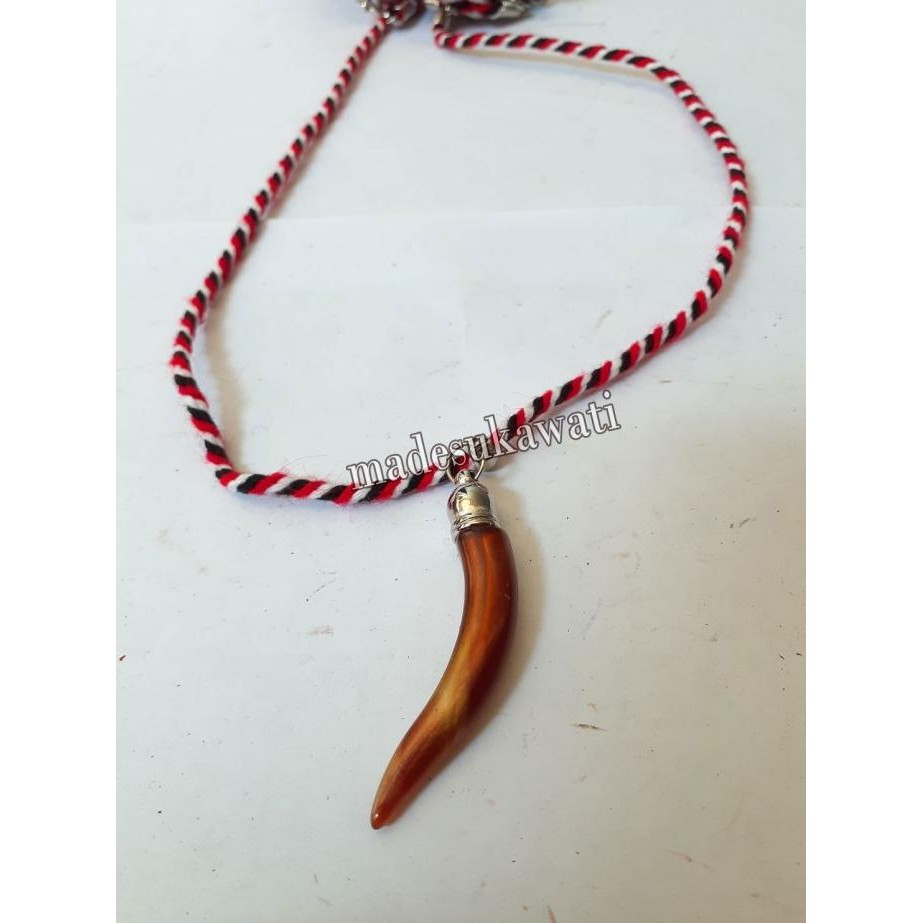 {{{{}}] Kalung benang tridatu necklaces gantungan Taring