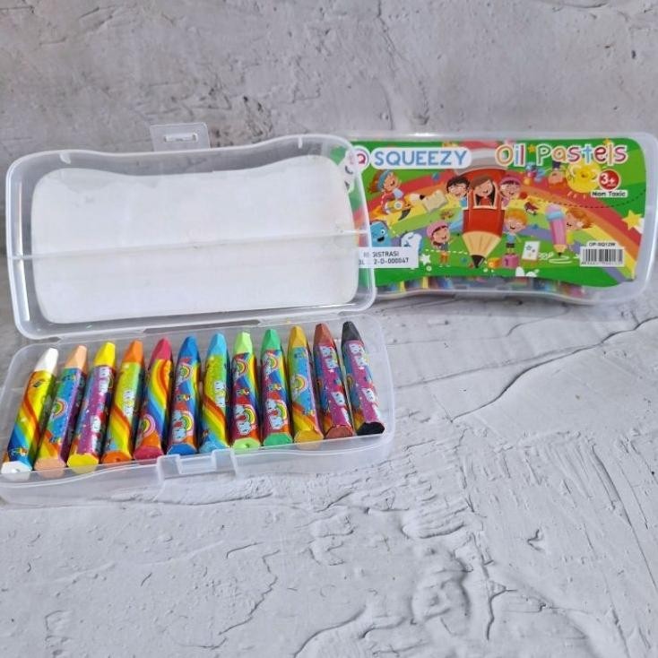 

12 Pc Crayon Queezy 12 Warna