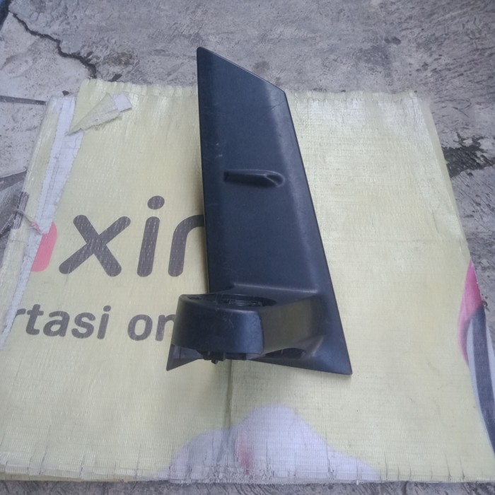 Kaki Spion Mobil Kijang Inova Reborn Sebelah Kanan Laik Pakai