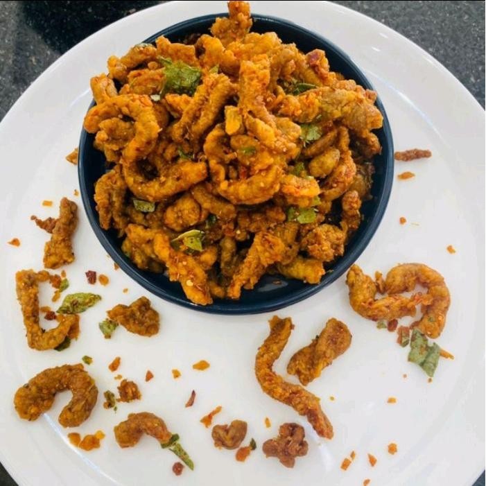

TERPERCAYA 250 gram usus krispy pedas daun jeruk Food Snacks .RICH