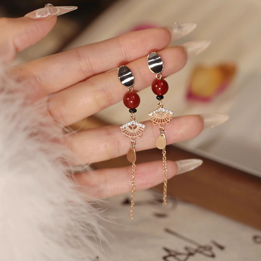 [Heartbeattt] Anting merah panjang desain unik retro