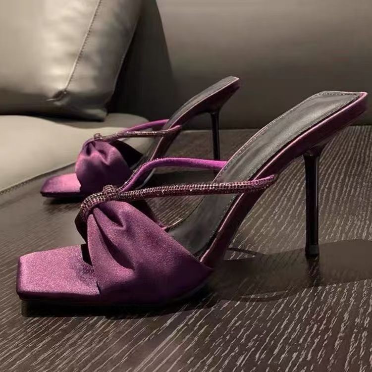 Sandal Gaya Chanel untuk Wanita dengan Gaun, Hak Tipis,  untuk Luar Ruangan, Sandal