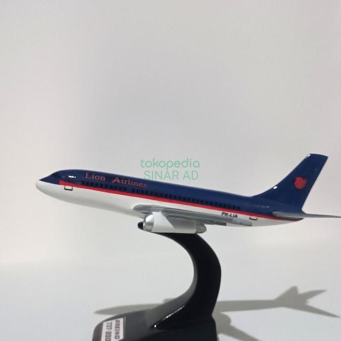 Model/Diecast/Miniatur Pesawat Terbang Maskapai Lion Air 737-200 Retro