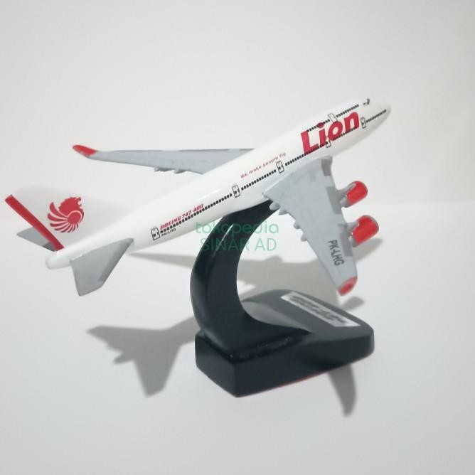 Model/Diecast/Miniatur Pesawat Boeing 747-400 Maskapai Lion Air