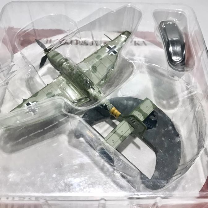 Miniatur Pesawat Tempur Junkers Ju 87 Stuka Skala 1:72