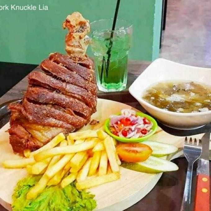 

Pork Knuckle Utuh 1,2Kg
