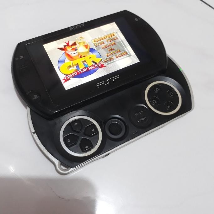 HARGA DISC - Casing PSP Go 1 set mulus fulset masih Baru baut lengkap siap pakai ok