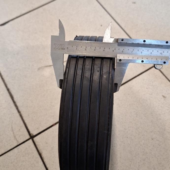 Roda Lori / Roda Troli 8 Inch Jari Jari Besi Untuk Lori 800 Kg New Stok