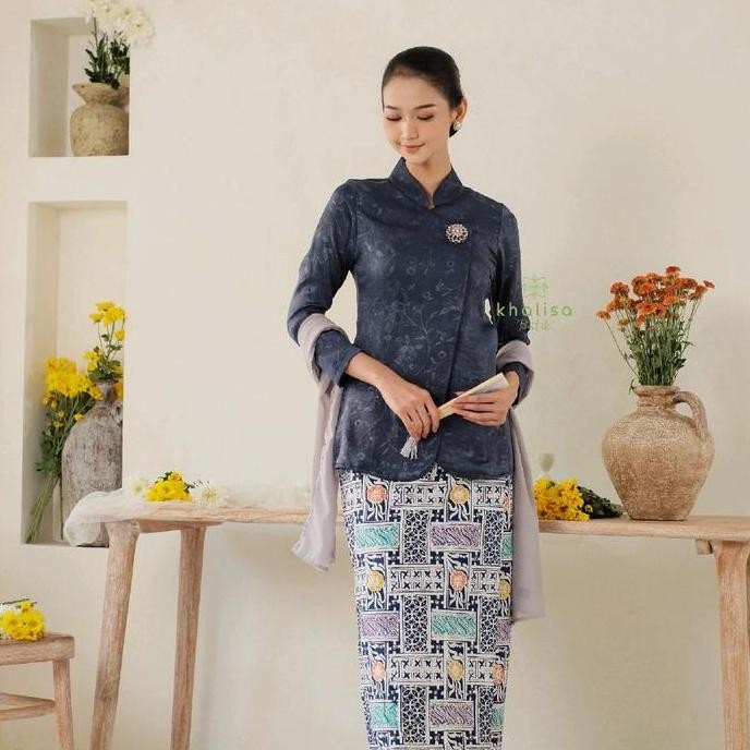 [[ BAJU / KEBAYA JANGGAN MODERN BAHAN KATUN SILK BY KHALISA BATIK- DASIYAH/ GADIS KRETEK NAVY BEST S
