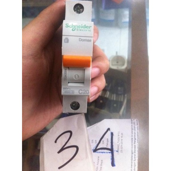 MCB saklar listrik 20 ampere scheneider