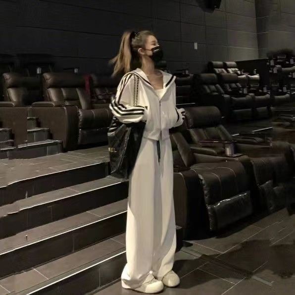 Setelan Olahraga Wanita Sweater Bergaris Serbaguna Celana Lebar Set Dua Bagian Set Lengkap Wanita