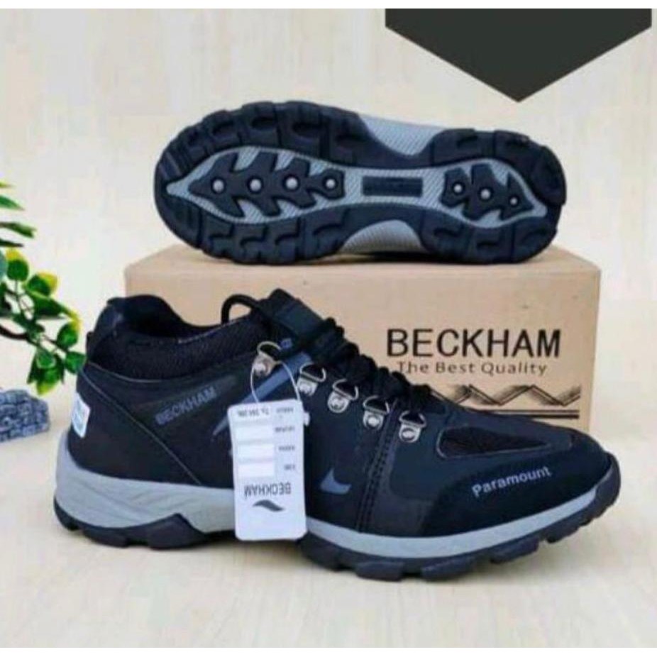 SEPATU GUNUNG PARAMOUNT