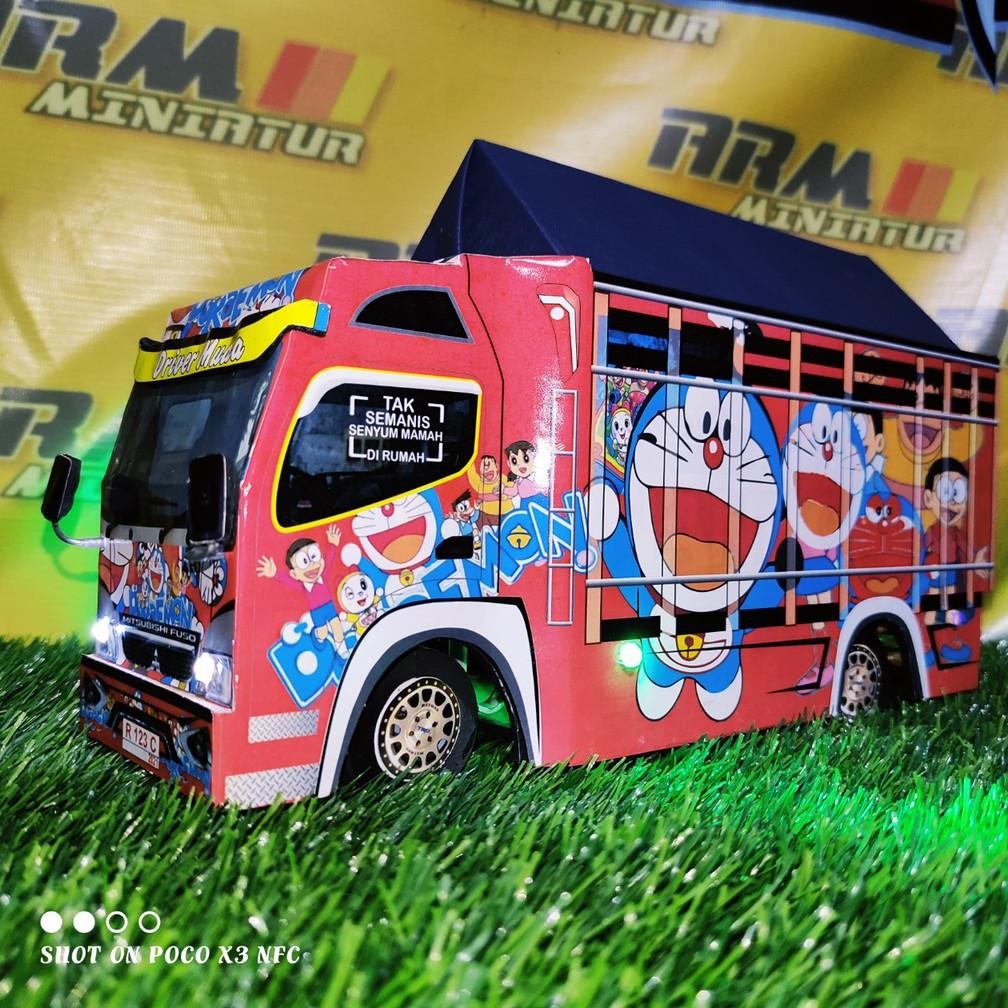 Truk Miniatur Oleng  Remot Doraemon Biru & Merah Full Lampu Terpal