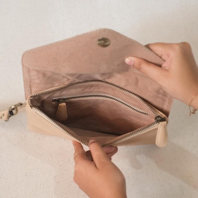 Aruna Clutch Tas Tangan Handbag Wanita Kulit Sapi Asli Motif Batik Ori