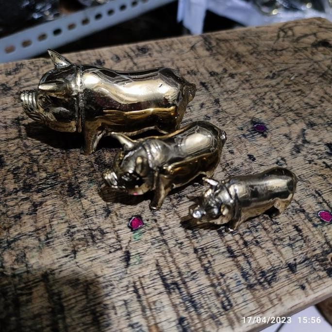 BEBAS ONGKIR - patung babi emas bahan logam kuningan
