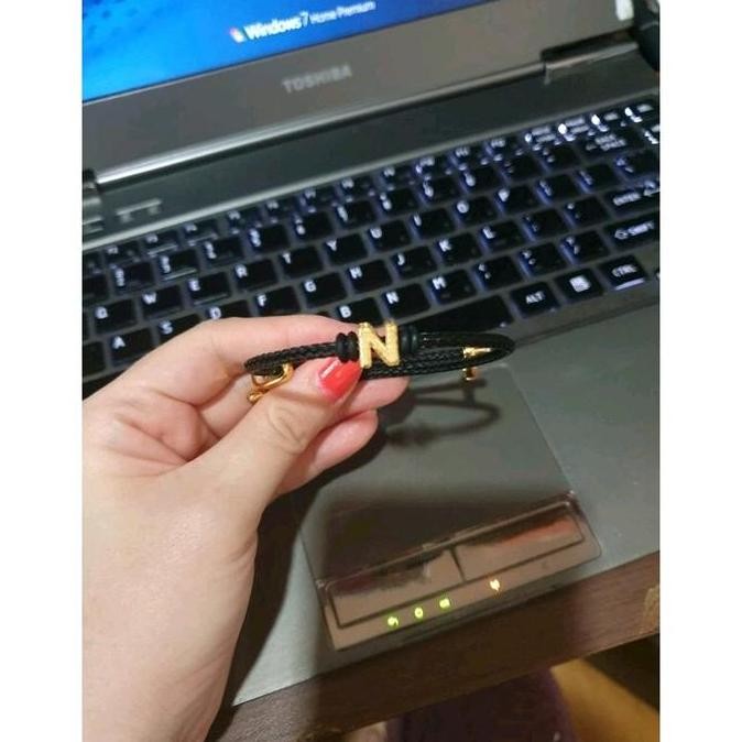 ready  Gelang Tali Liontin Huruf N Balok Koleksi Josean Elegant Emas Asli