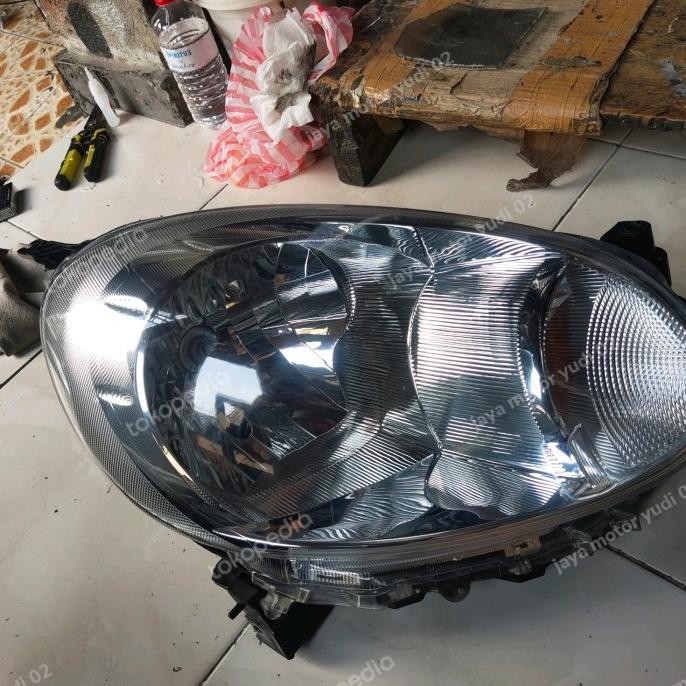 headlamp lampu depan nissan march