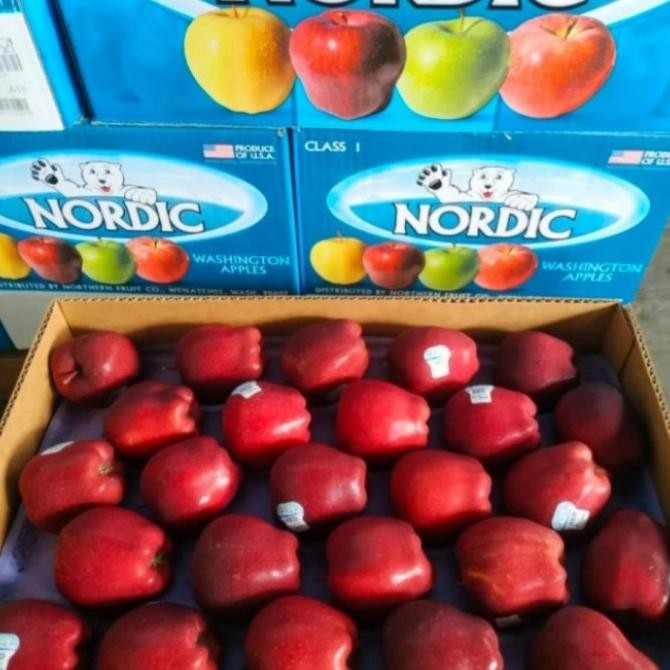 

Sale Buah Apel Merah Segar / Red Del Usa Fresh Manis Per 1 Dus Berat 19 Kg