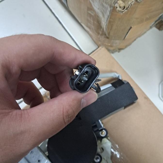 New Regulator Pesawat Kaca Pintu Depan Power Window Mitsubishi Kuda