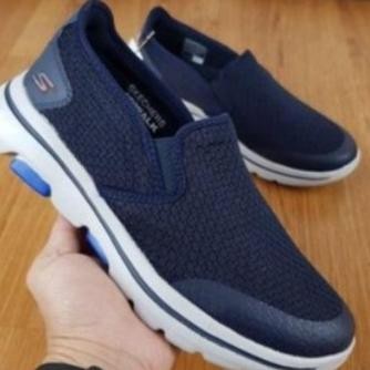 Sepatu Slip On Pria Skechers GO WALK 5 Original
