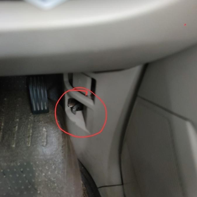 Knop Tarikan Bukaan Bensin Mazda Biante. Knop Tuas Kabel Bensin Biante - Asli