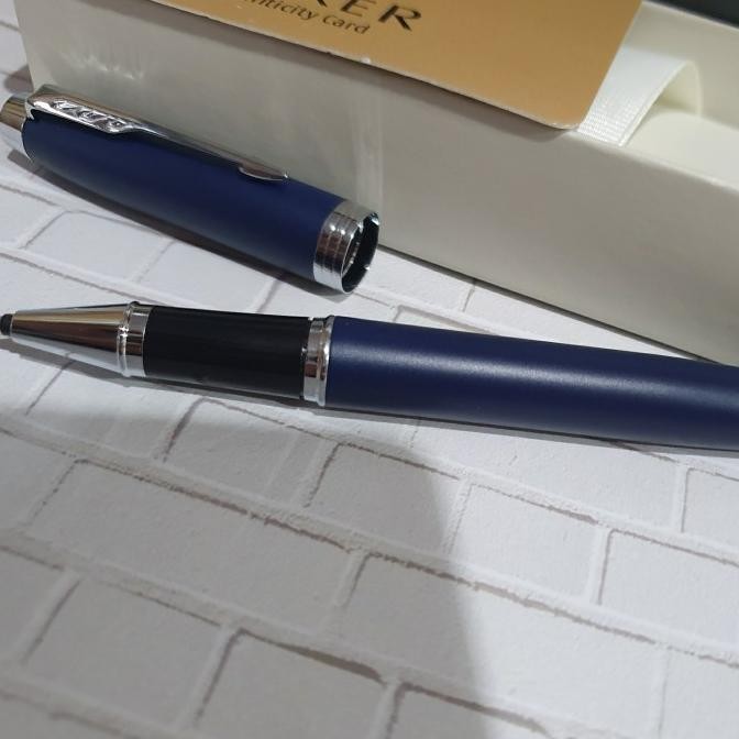 

Tersedia Pulpen Parker Im New Matte Royal Blue Klip Silver Free Grafir