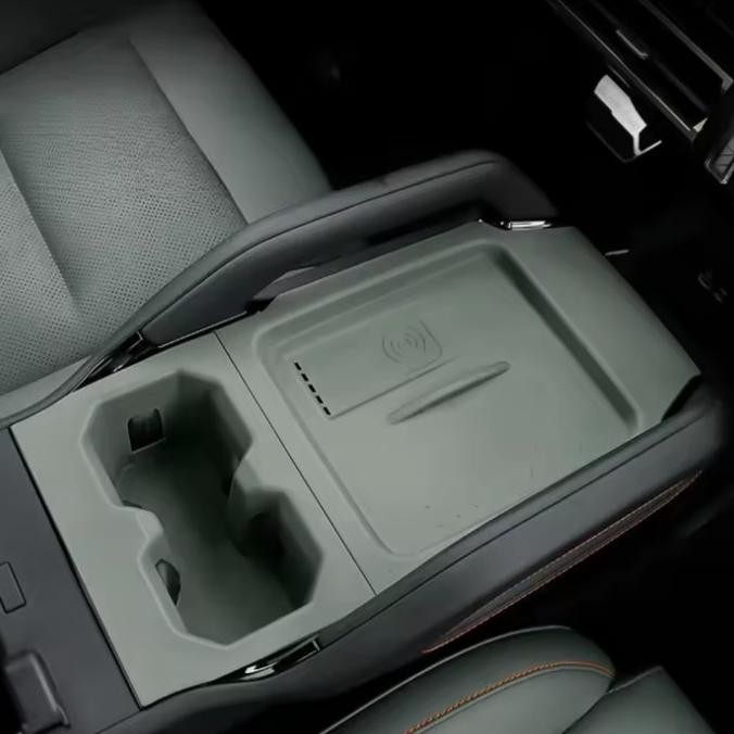 NEW Cover Pad Pelapis Pelindung Anti Baret Panel Tengah Wireless Charging Cup Holder Chery J6