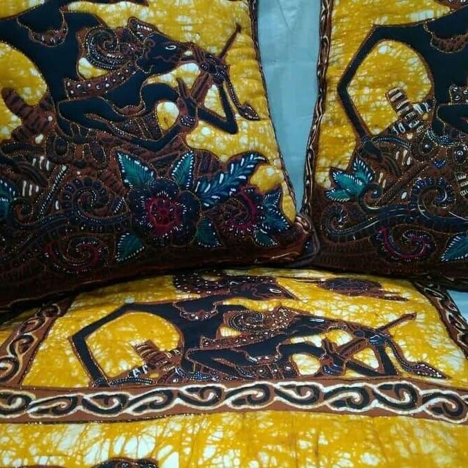 SBK Sarung Bantal Kursi Wayang Batik 1 set 5 bantal dan 1 taplak meja GM