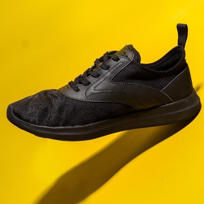 new  Sepatu Olahraga Brodo Kaze Racer Unisex Warna Black White / Full Black - Original BRODO Footwea