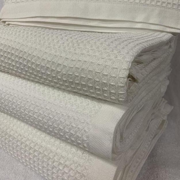 Selimut Waffle Putih Polos Polyester Lembut Bisa Dicuci MURAH