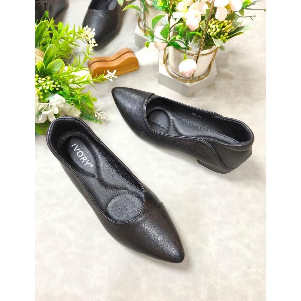 IVORY Sepatu Wanita Pantofel Kerja Polos Simple Cantik 902 Hitam