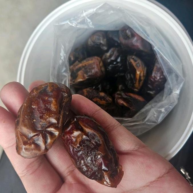 

Kurma al-qaseem 500gr 2 ember