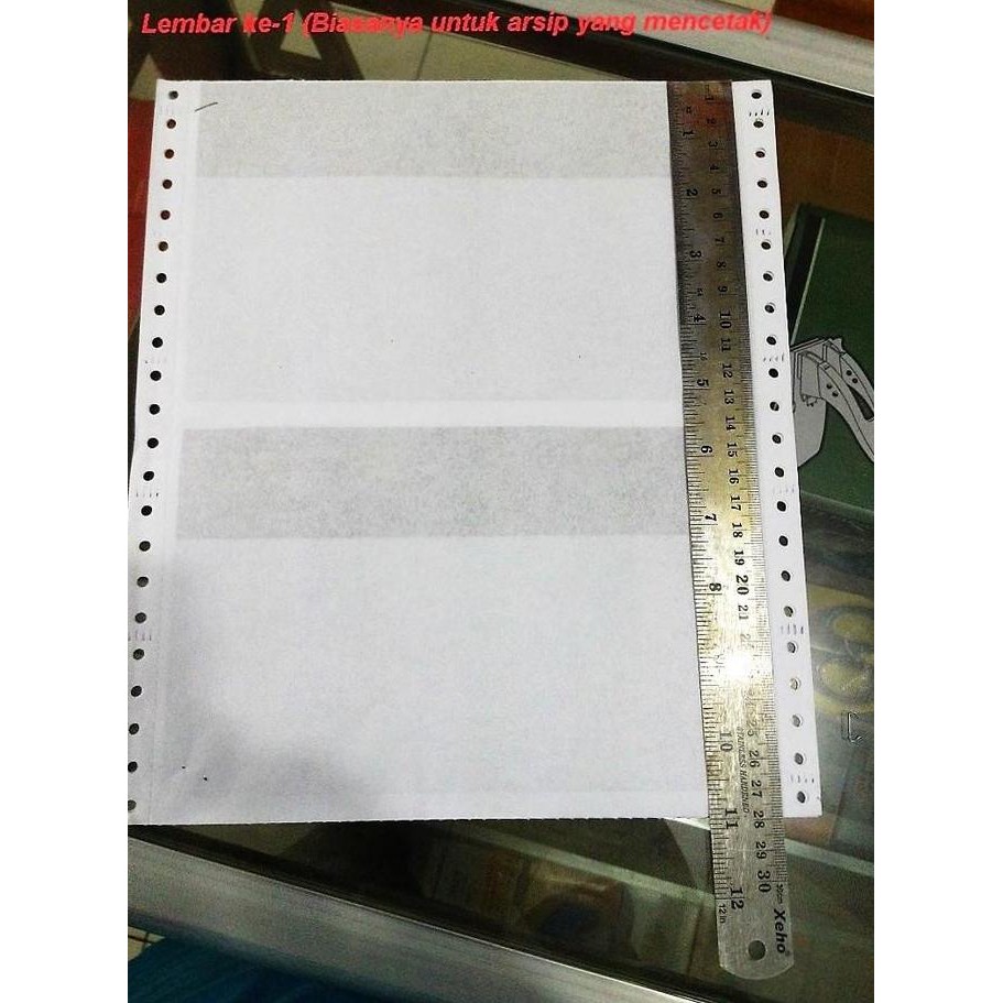 

Kertas Komputer Continuous Form Slip Gaji 3Ply Bagi 2 Paper Prins