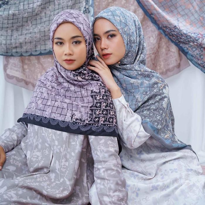 Restu Anggraini - Satarupa Scarf Printing Bunga Voal Ultrafine