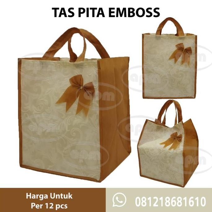 

SIAP KIRIM TAS SPUNBOND PITA EMBOSS MUAT 2 BOX UKURAN 20X20 CM / 22X22 CM