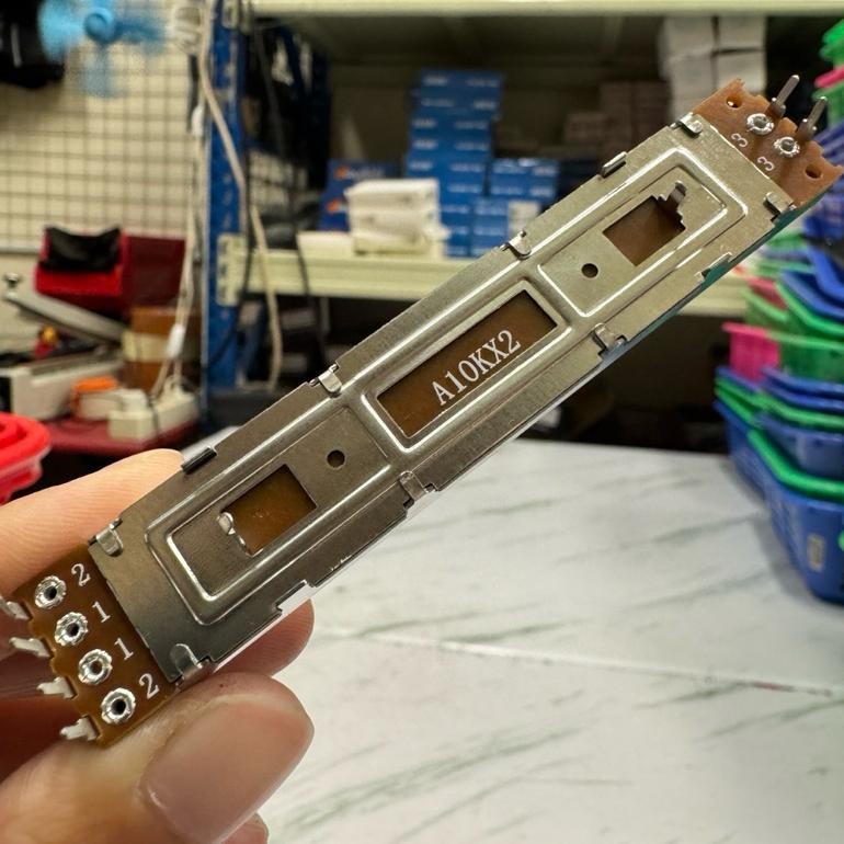 ND Potensio Geser 8.8cm Kaki 4-2 10k Potensio Mixer Stereo Body Lebar