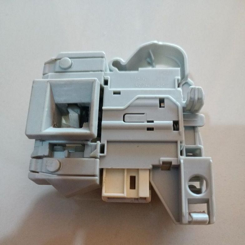 HJK DOOR SWITCH /DOOR LOCK ELECTROLUX EWF85743  ORIGINAL