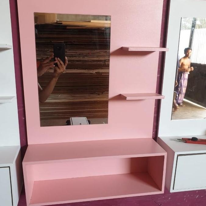 Meja Rias Gantung Minimalis (Pink) Co