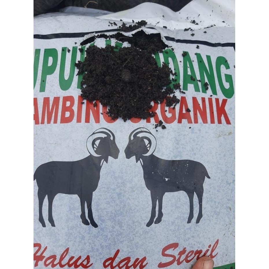 

Terlaris Pupuk Kandang Kambing Organik Halus Siap Pakai [Ready Stock]