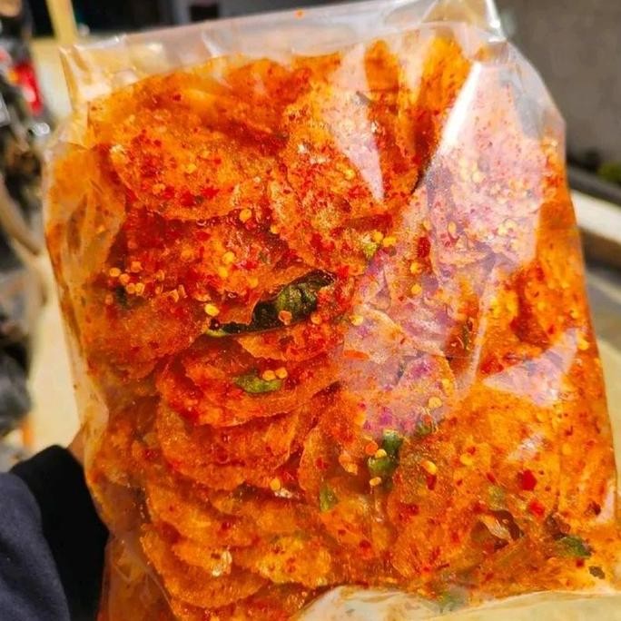 

HIW 500gr Keripik Kaca Pedas Daun Jeruk Aneka Snack & Food Makanan Camilan Keripik Cemilan Viral Kripca Snack Food