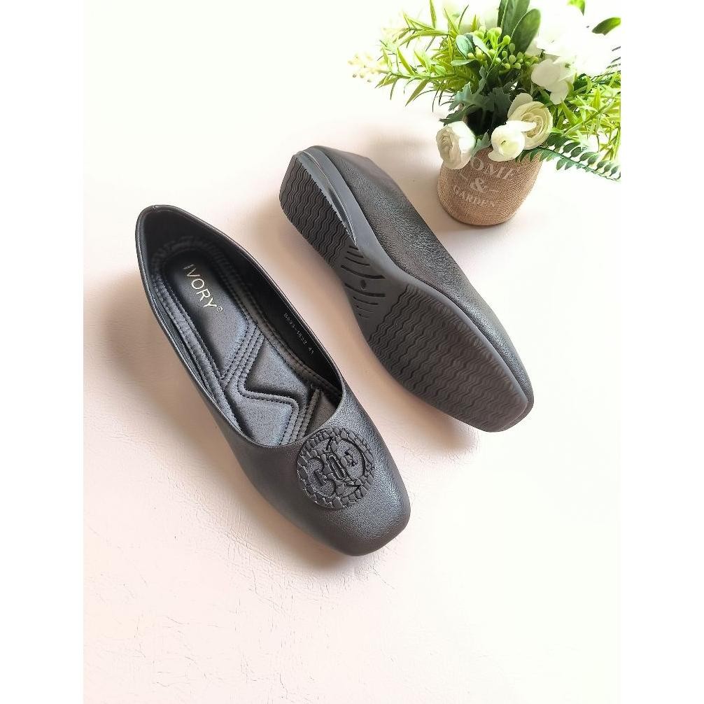 IVORY Sepatu Flat Wanita Ukuran Jumbo 41 42 43 44 B993-1632