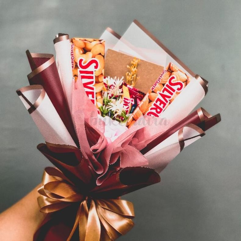 

bouquet of happiness - 1kg silverqueen choco series free kartu ucapan + packing aman - buket bunga coklat cokelat manis oreo soft cake beng-beng ferrero rocher - chocolate gift hadiah valentine wisuda sempro skripsi ulang tahun ultah anniversary nUg