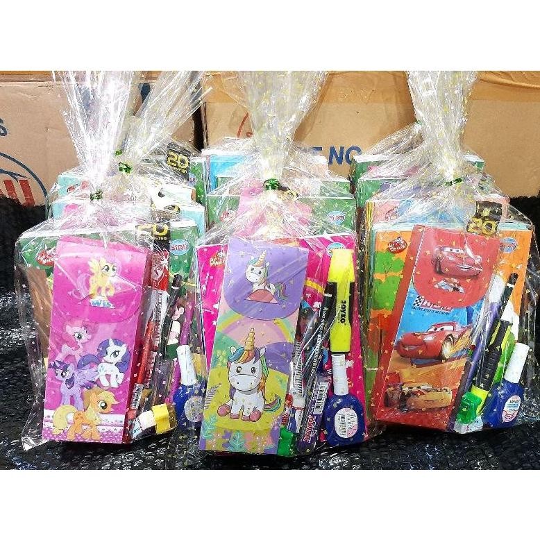 

Jy-56 Paket Alat Tulis Sekolah Lengkap 1 ( Tempat Pensil Rakit ) / Souvenir Ulang Tahun